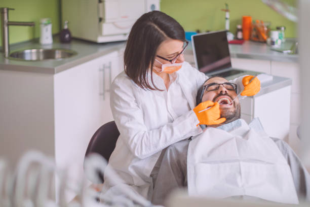 Best Emergency Gum Treatment in Prestbury, IL